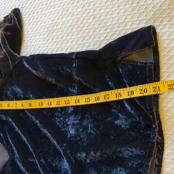 🎄LOFT velvet/valour top! - Picture 6 of 8